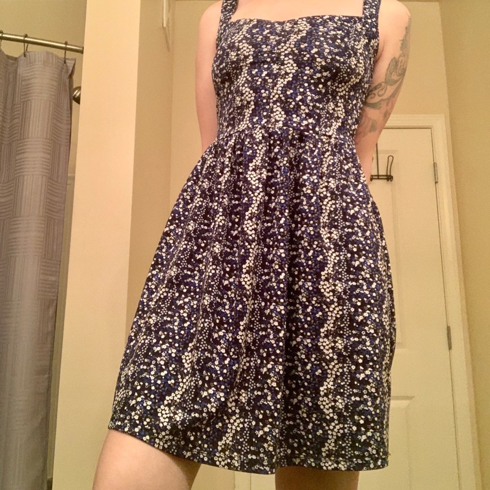🦋 Black Dress w/ Blue & White Floral Pattern.